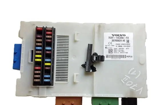 Volvo V70 Fuse module 7G9T14C256FA