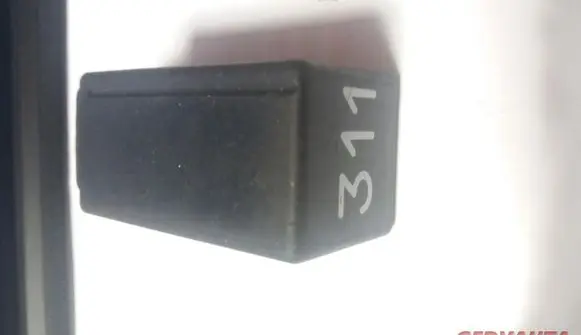 Volkswagen PASSAT B5 Other relay 443919082B