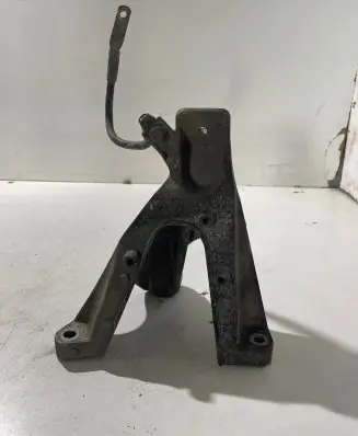 Audi A6 S6 C6 4F Engine mounting bracket 4F0199308P