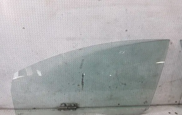 Volkswagen Golf Plus Front door window glass four-door