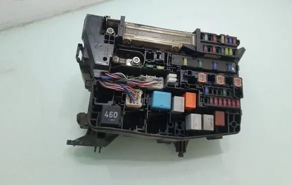 Toyota Verso Fuse module 821110F630