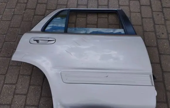 Honda CR-V Rear door