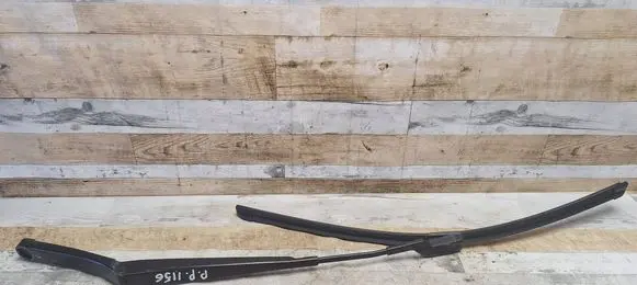 Volkswagen Jetta V Front wiper blade arm 1Q1955409