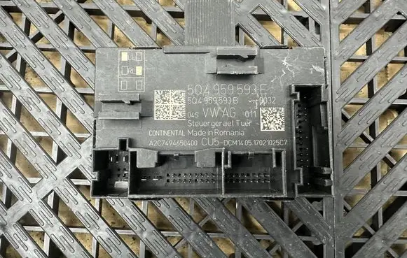 Seat Leon (5F) Other control units/modules 5Q4959593E 5Q4959593B A2C7494650400