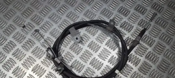 Handbrake/parking brake wiring cable