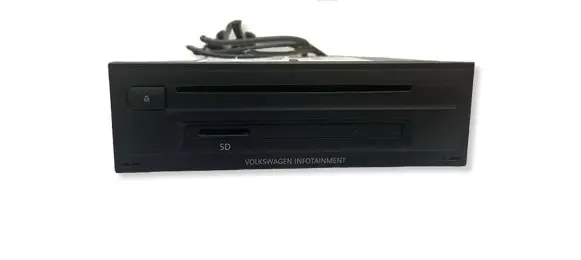 Volkswagen Polo V 6R Radio/CD/DVD/GPS head unit 3Q0035820A VWZAZ2S8220136