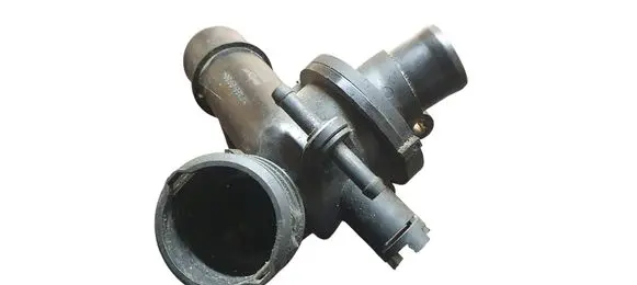 Mercedes-Benz E W212 Thermostat housing 4006164 71000 1123