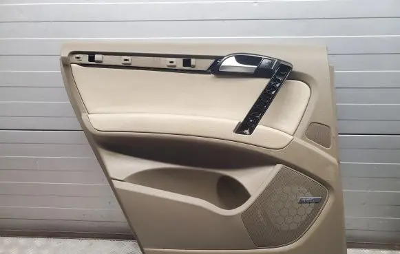 Audi Q7 4L Rear door card panel trim 4L0867305B