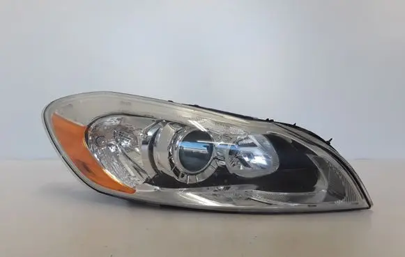 Volvo C70 Headlight/headlamp 31214790