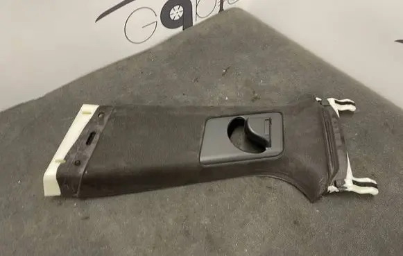 Land Rover Range Rover Sport L494 (B) pillar trim (top) DK6224397A DK6224397B