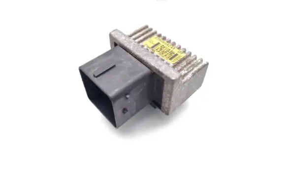 Nissan Juke I F15 Glow plug pre-heat relay 8200859243