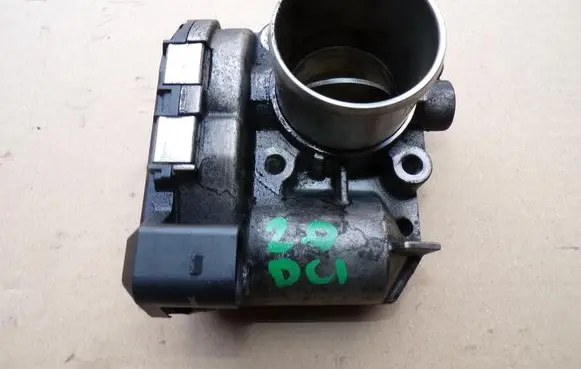 Opel Vivaro Throttle body valve 8200330810