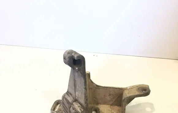 Volkswagen PASSAT B3 Power steering pump mounting bracket 027145531