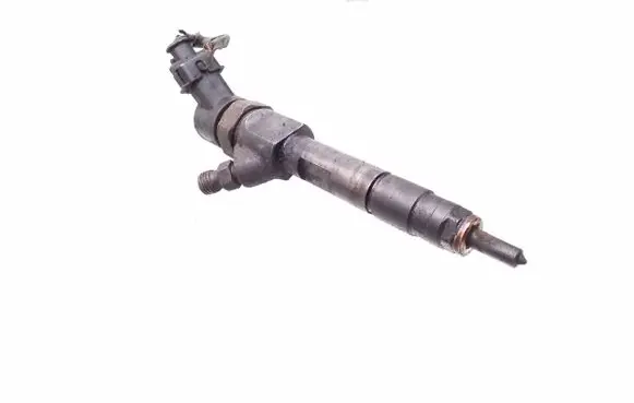 Opel Vivaro Fuel injector 0445110146 8200238528