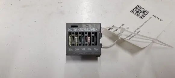 BMW 3 E90 E91 Hazard warning light relay 7787552