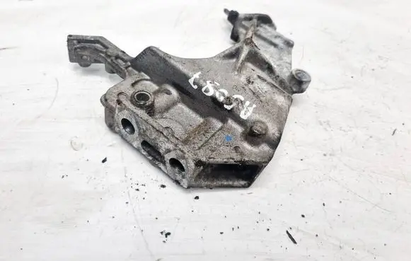 Citroen Xsara Engine mounting bracket 9635969880