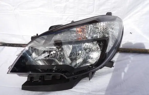 Opel Mokka Headlight/headlamp 95440411