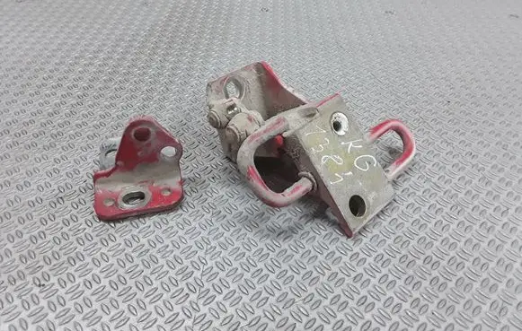 Skoda Octavia Mk1 (1U) Rear door lower hinge