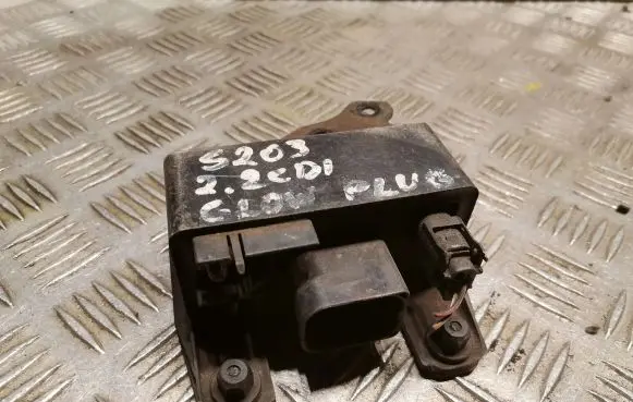 Mercedes-Benz C W203 Glow plug pre-heat relay 0255452832 A0255452832