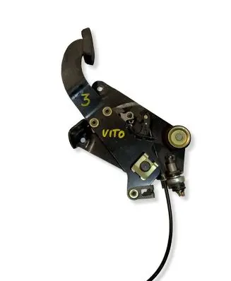 Mercedes-Benz Vito Viano W638 Brake pedal A6384200084