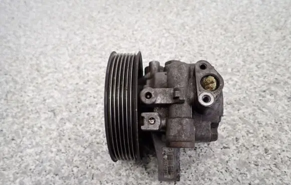 Honda FR-V Power steering pump
