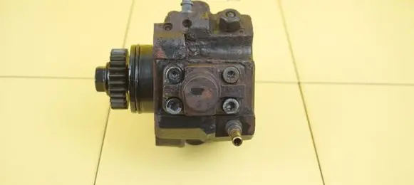 Renault Trafic III (X82) Fuel injection high pressure pump 167008960R R9M408