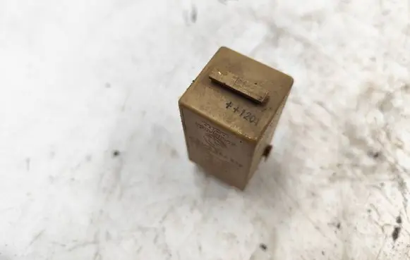 BMW 3 E46 Window wiper relay V23141B3001X15 61368384505