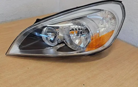 Volvo S60 Headlight/headlamp 31383070 89907399