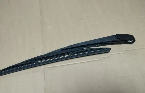 Acura RDX I Rear wiper blade arm