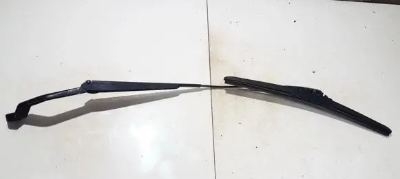 Nissan Almera N16 Front wiper blade arm
