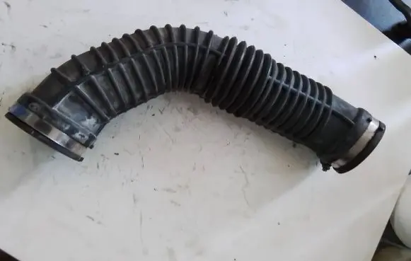Renault Master III Air intake duct part