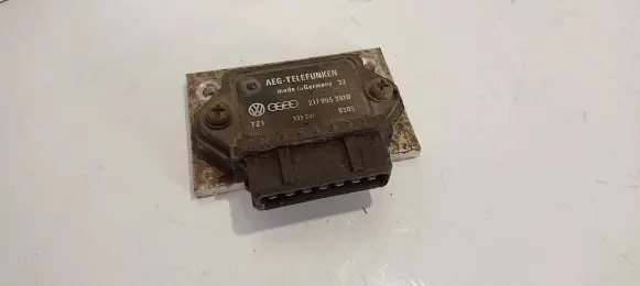 Audi 100 200 5000 C3 Ignition amplifier control unit 211905351D