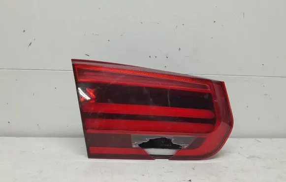 Tailgate rear/tail lights
