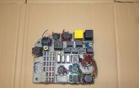 Jeep Grand Cherokee Fuse module