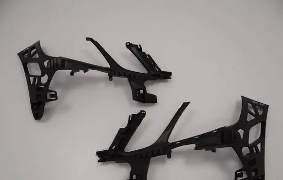 Mercedes-Benz E W212 Front bumper mounting bracket A2128850365 A2128852265