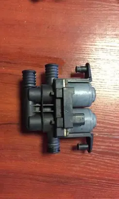 BMW X5 E53 Coolant heater control valve 8374995
