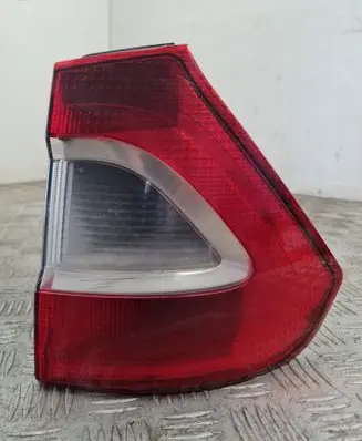 Tailgate rear/tail lights