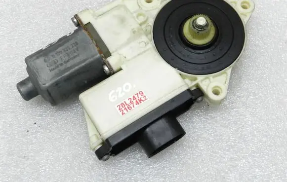 BMW X3 E83 Rear door window regulator motor 67626925966 6925966