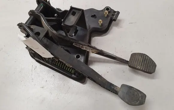 Citroen C5 Pedal assembly 9654751080