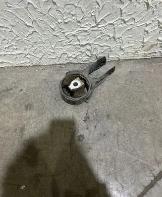 Mazda 2 Engine mount bracket DA6T39040