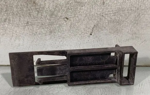 BMW 5 E60 E61 Radiator mount bracket 778832403