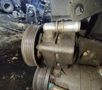 Opel Vectra B Power steering pump