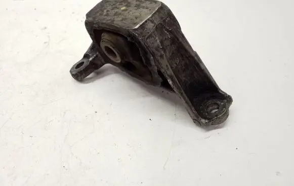 Honda Civic Engine mount bracket