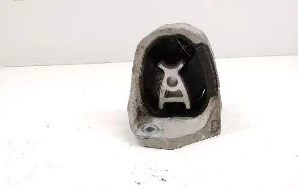Volvo V60 Engine mount bracket 31480553