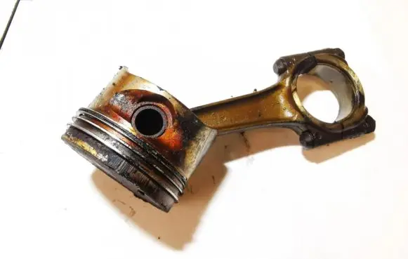 Citroen Xsara Picasso Piston with connecting rod