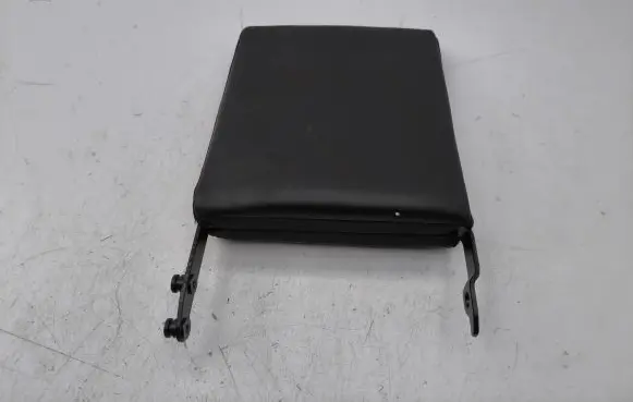 Volvo V40 Rear seat armrest 