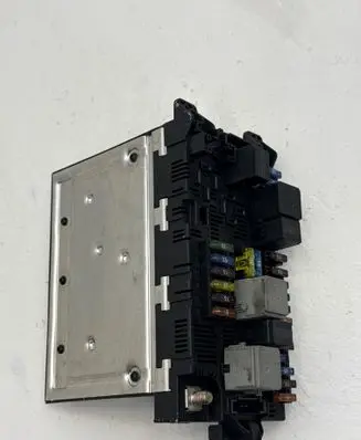 Mercedes-Benz E W211 SAM control unit 2115459001 00403133A6 S6208A1000002