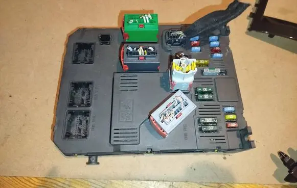 Peugeot 407 Comfort/convenience module 9655221080 S120104700 BSIS0200