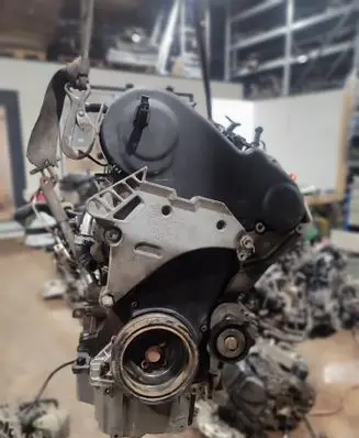 Volkswagen Golf VII Engine cay