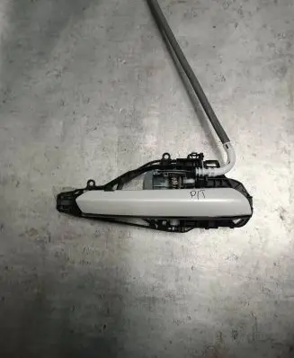 BMW 7 G11 G12 Front door exterior handle/bracket 7411040